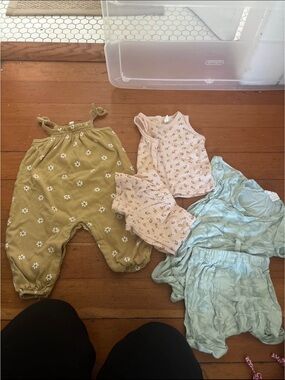 Quincy Mae & Kate Quinn bundle, romper and 2 shirt/short sets. 6-12 Months
